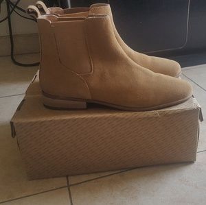 Urban Outfitters Chelsea Boots Tan